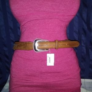 BRAND NEW. Women's Belt. Tony Lama. Small. Shells!